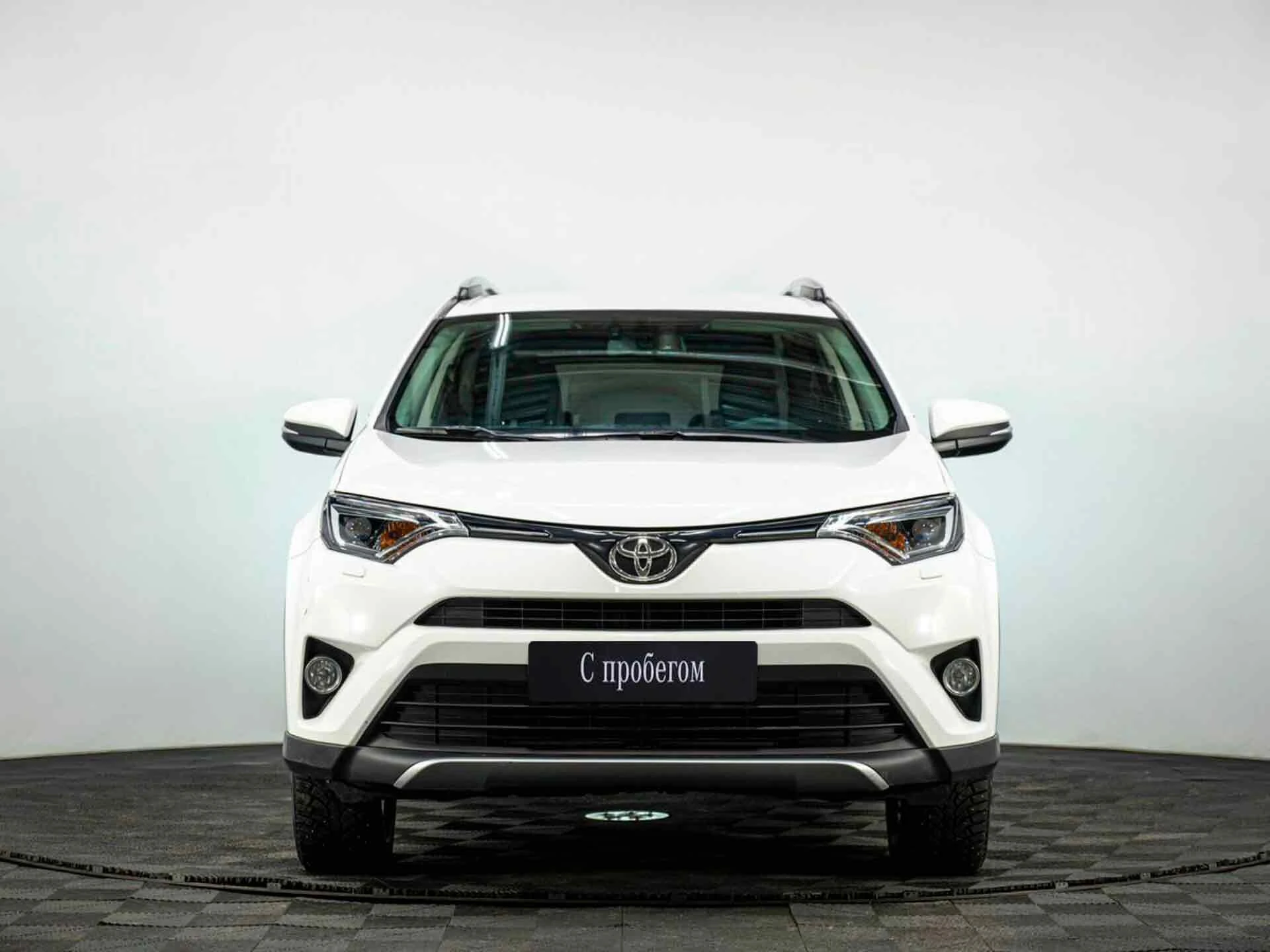 TOYOTA RAV4, Белый, 2017, Вариатор, 146 л.с., цена от 1 408 000 руб.