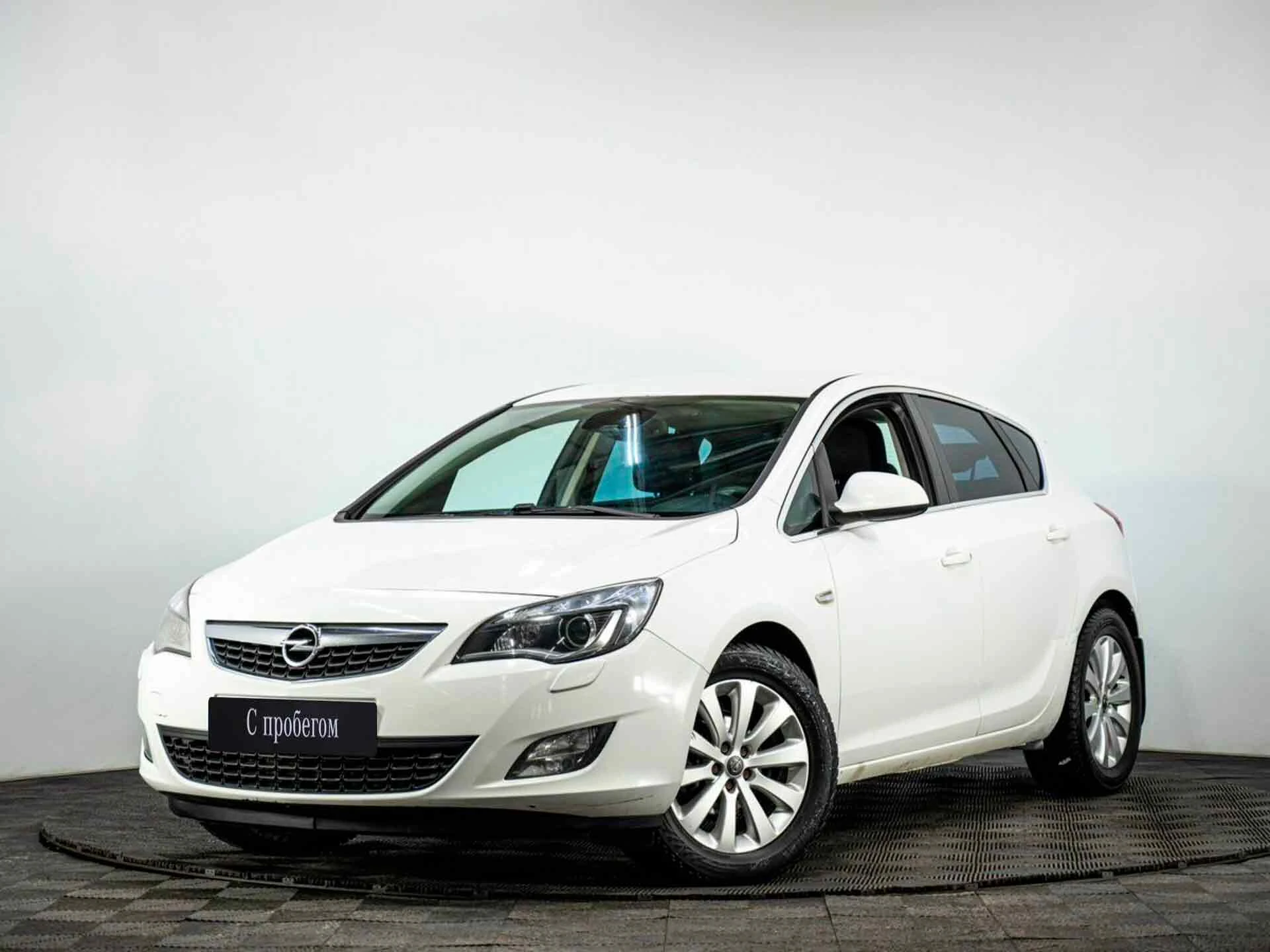 OPEL ASTRA, Белый, 2012, Автоматическая, 115 л.с., цена от 504 000 руб.