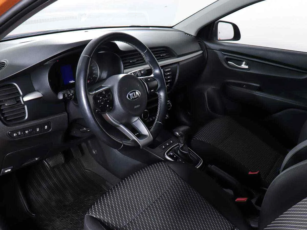 KIA Rio, Оранжевый, 2018, Автоматическая, 123 л.с., цена от 810 000 руб.