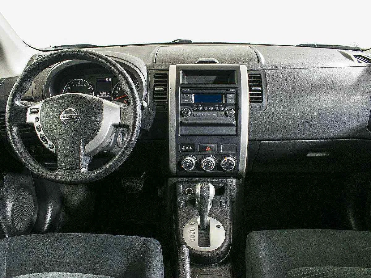 Nissan X-Trail, Серебряный, 2013, Вариатор, 141 л.с., цена от 905 000 руб.