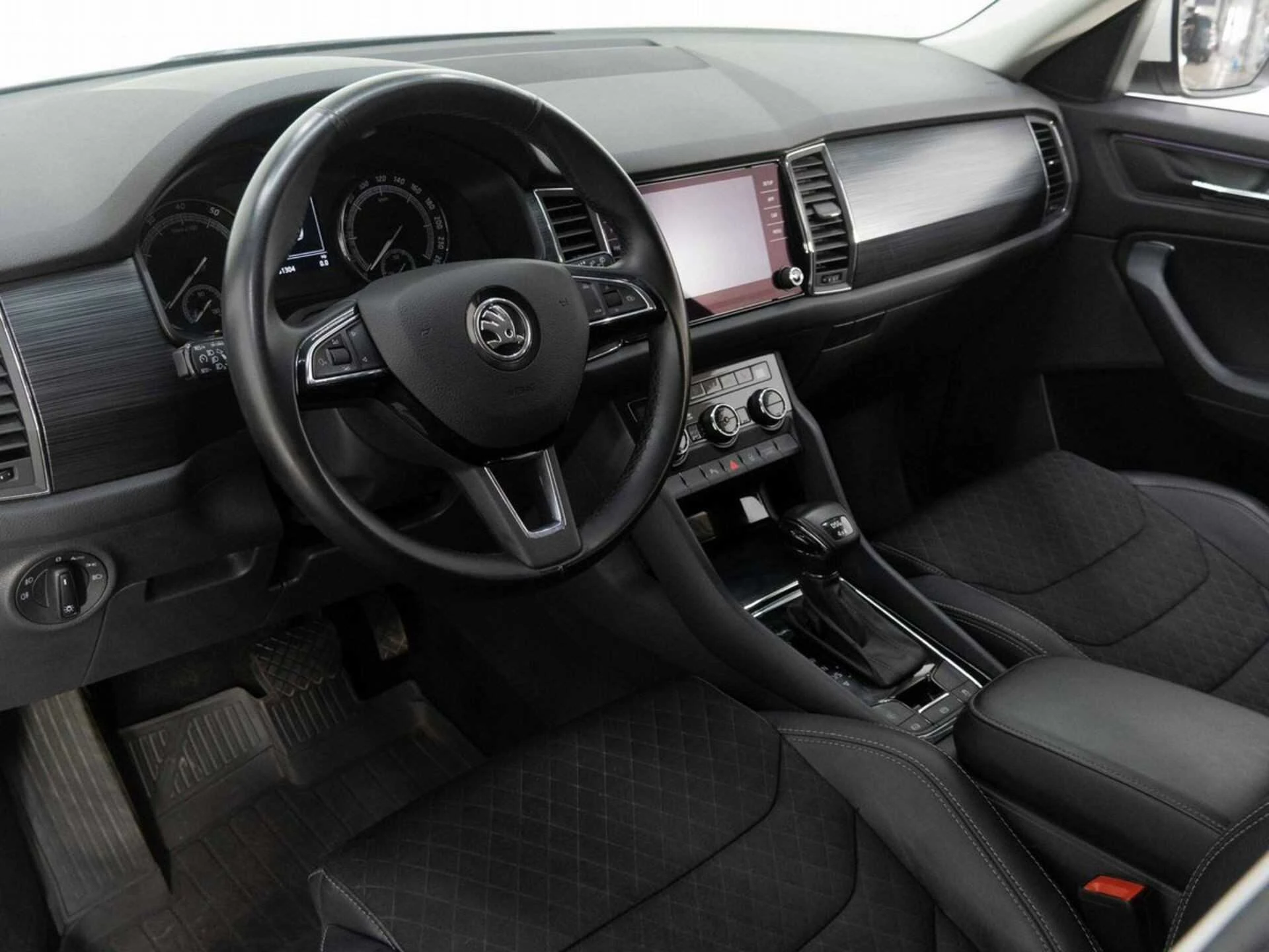 SKODA KODIAQ, Белый, 2019, Робот, 180 л.с., цена от 1 513 600 руб.