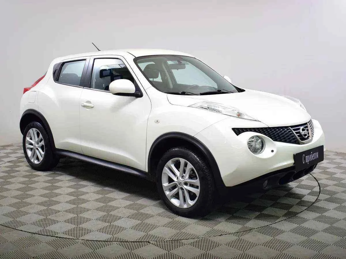Nissan Juke, Белый, 2013, Вариатор, 116 л.с., цена от 595 000 руб.