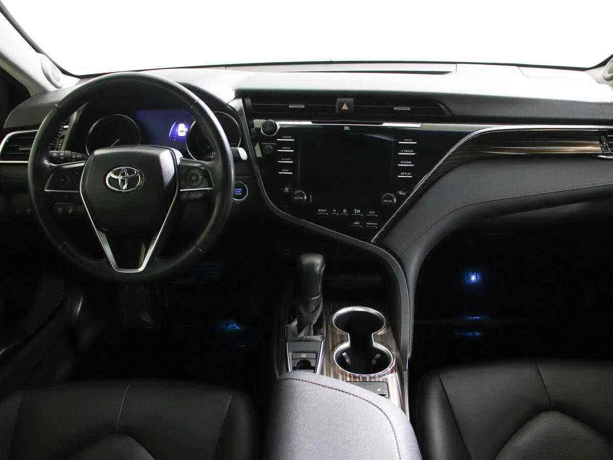 Toyota Camry, Белый, 2017, Автоматическая, 203 л.с., цена от 1 469 000 руб.