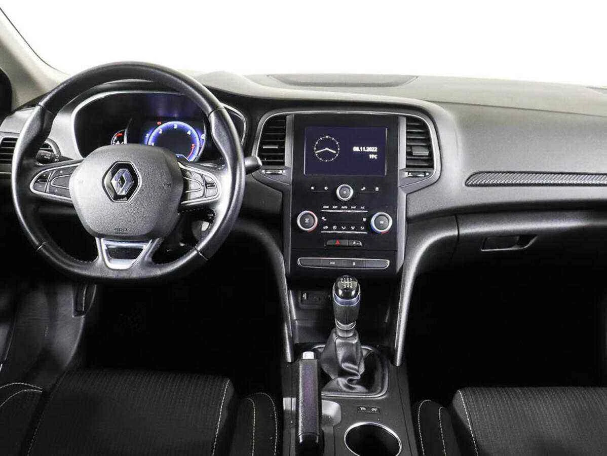 Renault Megane, Серебряный, 2017, Механическая, 110 л.с., цена от 790 000 руб.