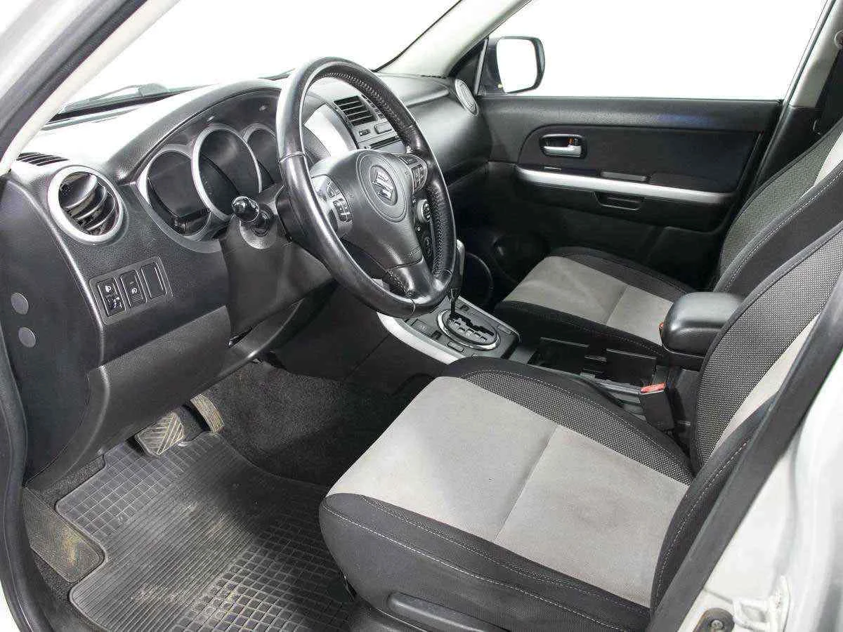 Suzuki Grand Vitara, Серебряный, 2011, Автоматическая, 169 л.с., цена от 710 000 руб.