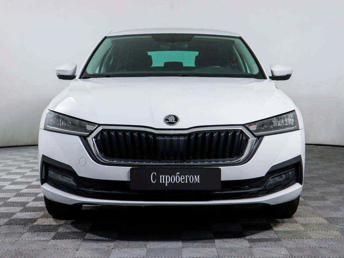 Skoda Octavia, Белый, 2021, Робот, 150 л.с., цена от 1 820 000 руб.
