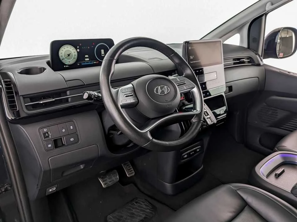 HYUNDAI STARIA, Черный, 2021, Автоматическая, 177 л.с., цена от 4 448 000 руб.