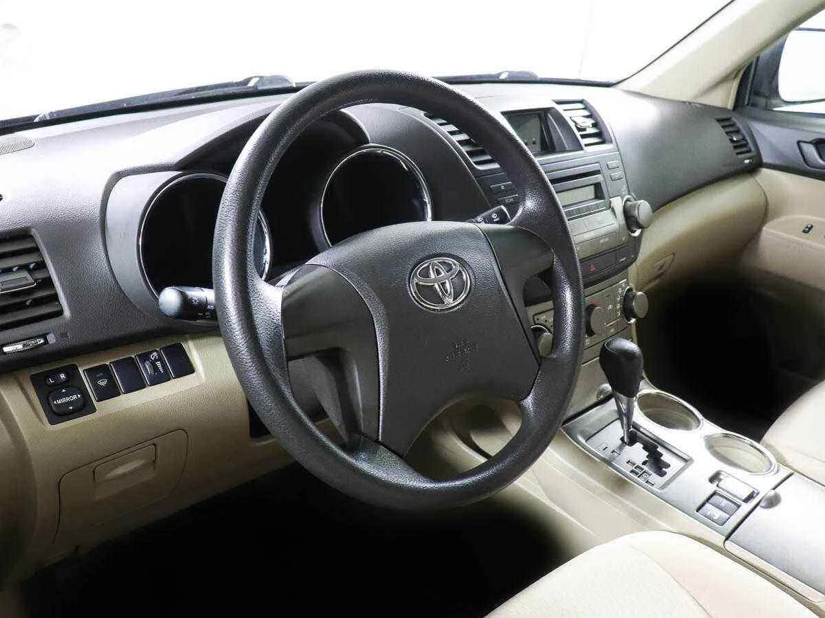 Toyota Highlander, Бежевый, 2009, Автоматическая, 273 л.с., цена от 1 325 000 руб.