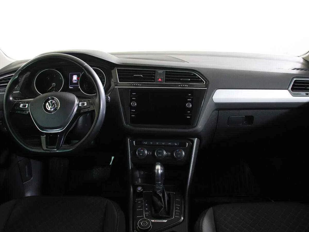Volkswagen Tiguan, Синий, 2018, Робот, 150 л.с., цена от 1 854 000 руб.