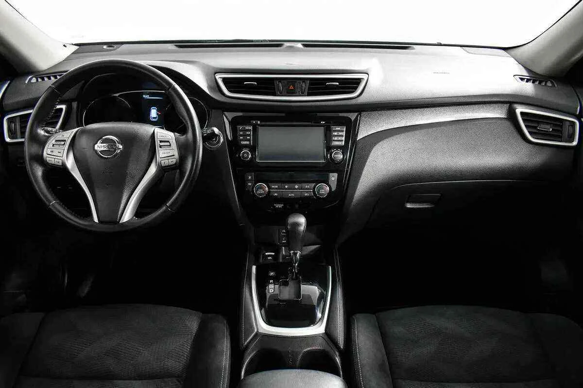 Nissan X-Trail, Серебряный, 2015, Вариатор, 171 л.с., цена от 895 000 руб.