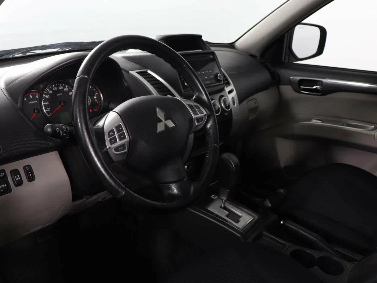 Mitsubishi Pajero Sport, Черный, 2014, Автоматическая, 178 л.с., цена от 1 473 000 руб.