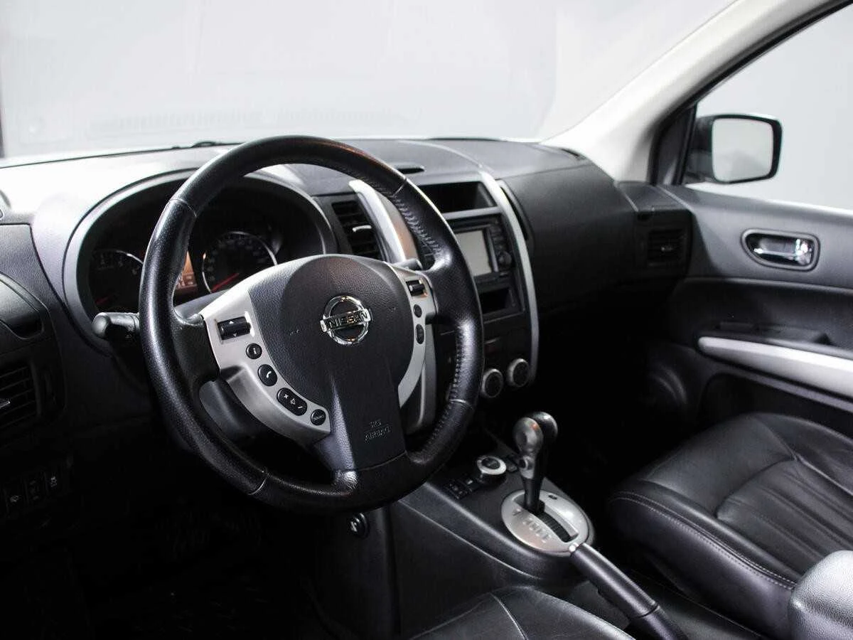 NISSAN X-TRAIL, Серебряный, 2014, Вариатор, 141 л.с., цена от 1 016 000 руб.
