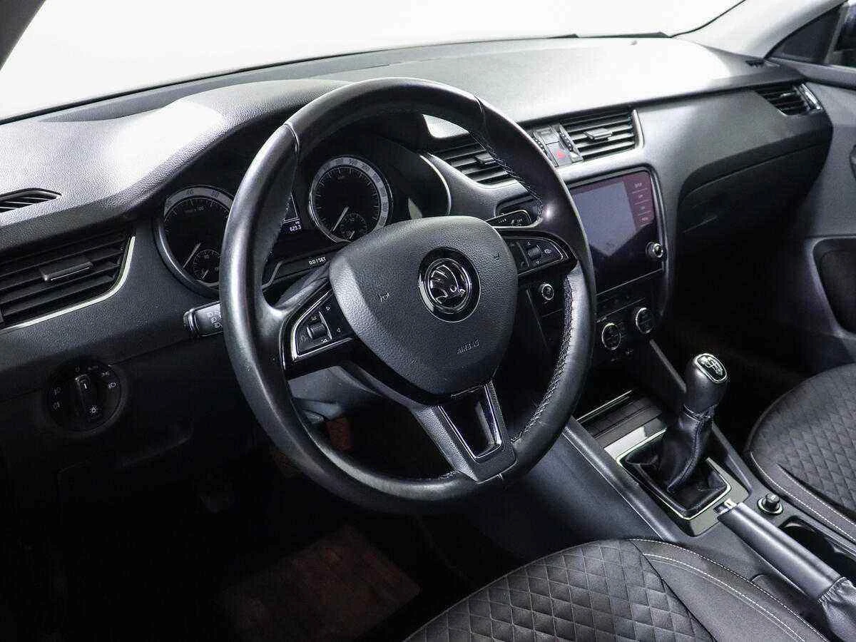 Skoda Octavia, Черный, 2017, Механическая, 140 л.с., цена от 1 030 000 руб.