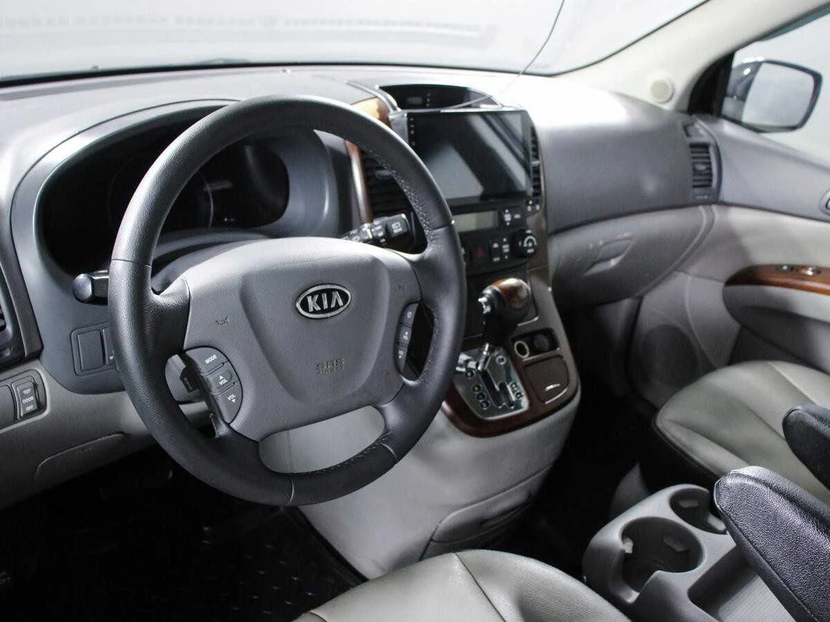 KIA Carnival, Коричневый, 2009, Автоматическая, 192 л.с., цена от 448 000 руб.