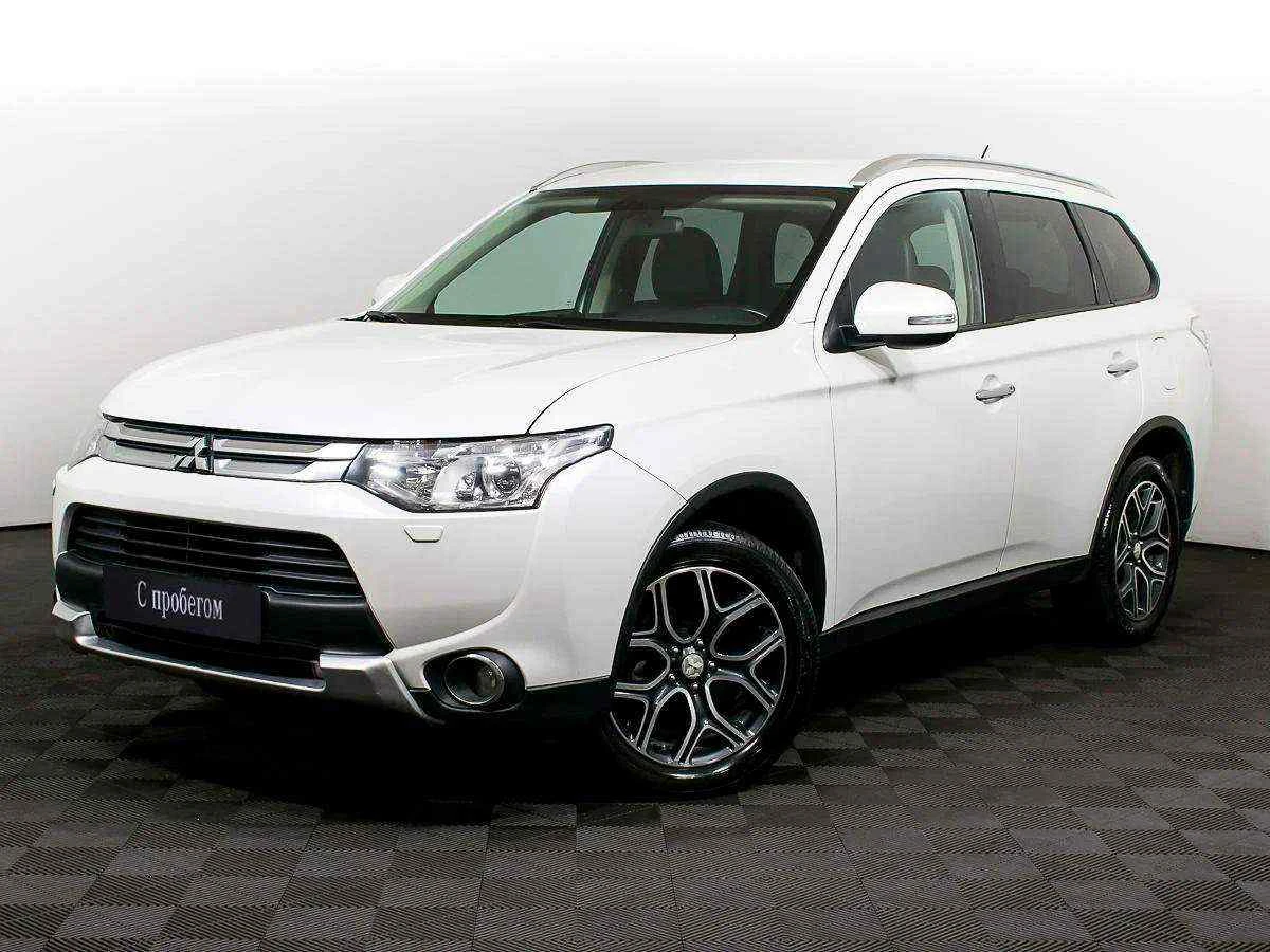 Mitsubishi Outlander, Белый, 2014, Вариатор, 167 л.с., цена от 945 000 руб.