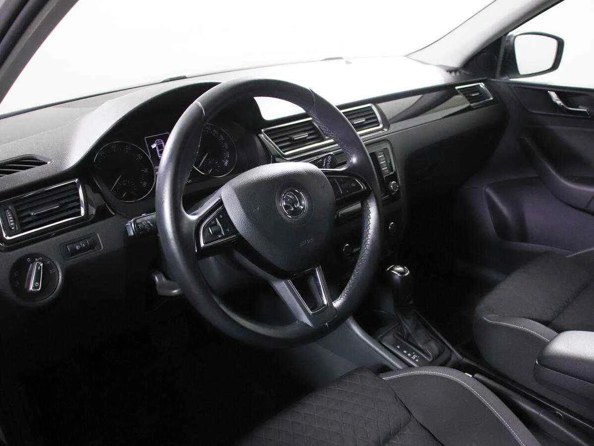Skoda Rapid, Белый, 2017, Робот, 122 л.с., цена от 548 000 руб.