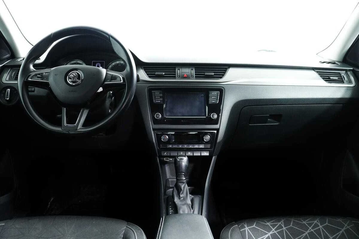 SKODA RAPID, Белый, 2019, Робот, 125 л.с., цена от 912 000 руб.