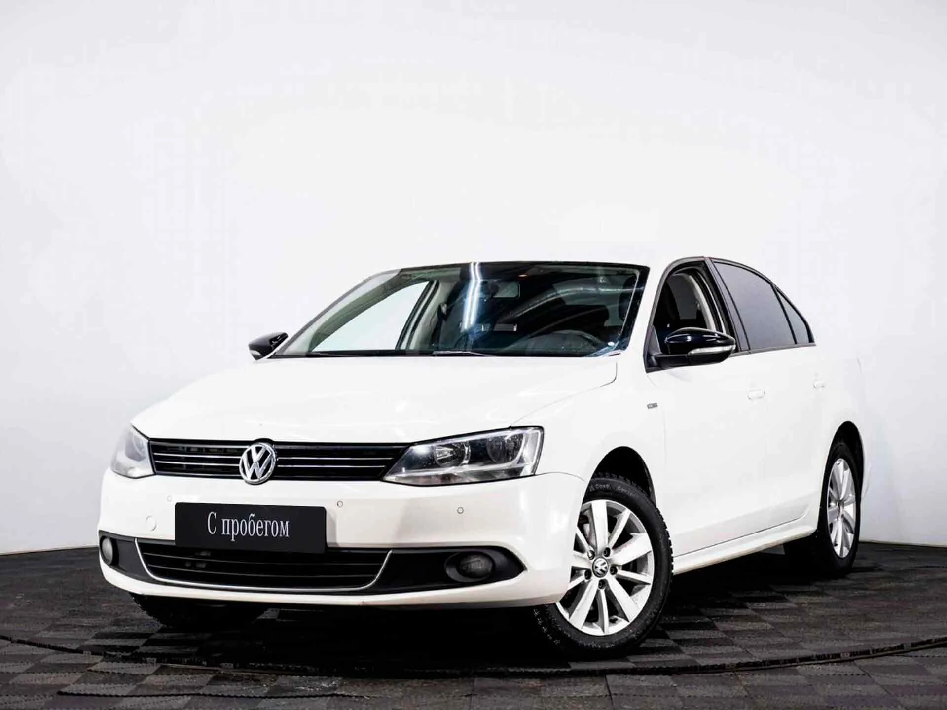VOLKSWAGEN JETTA, Белый, 2013, Робот, 122 л.с., цена от 649 600 руб.