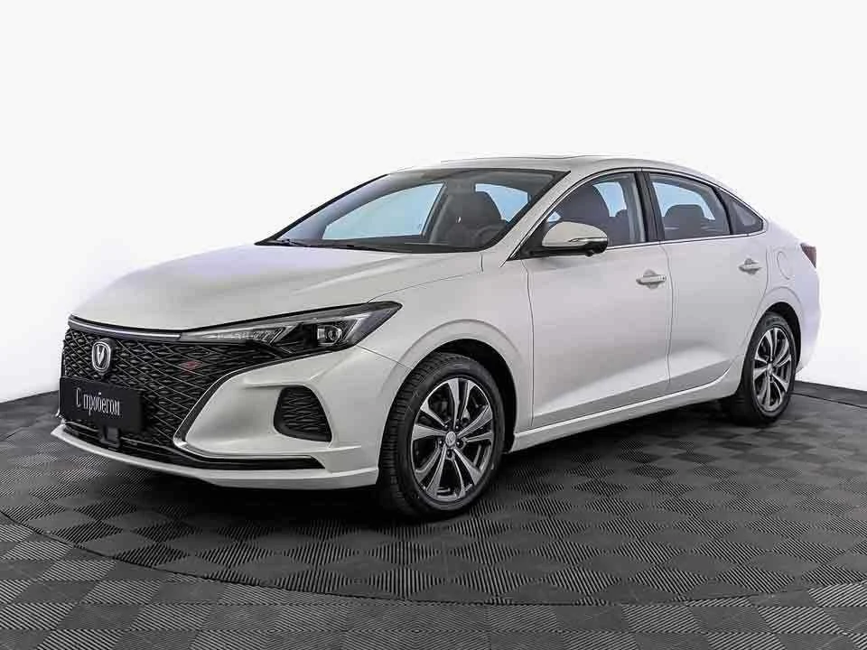CHANGAN EADO PLUS, Белый, 2023, Робот, 155 л.с., цена от 1 352 000 руб.
