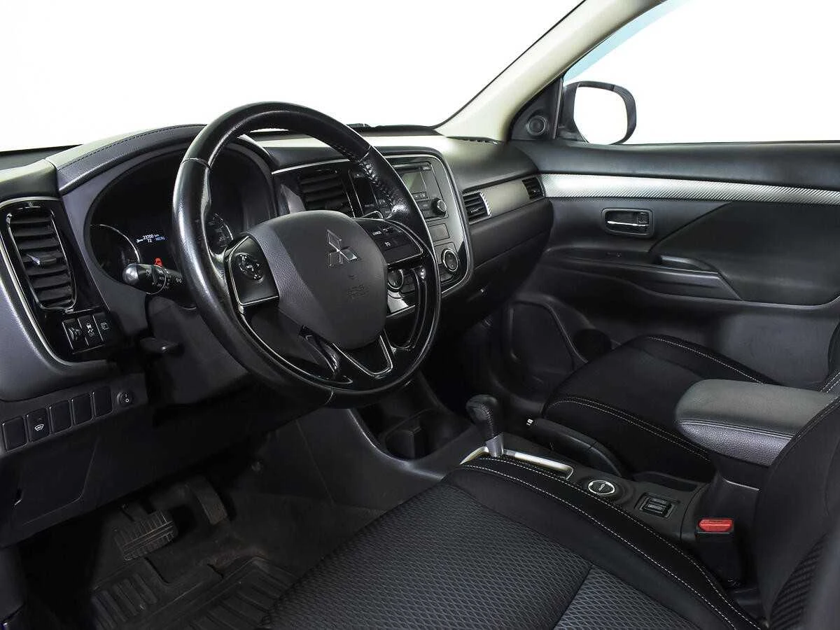 MITSUBISHI OUTLANDER, Белый, 2016, Вариатор, 146 л.с., цена от 1 090 400 руб.