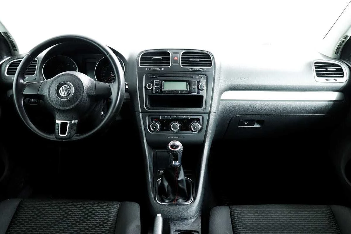 VOLKSWAGEN GOLF, Белый, 2011, Механическая, 85 л.с., цена от 432 000 руб.