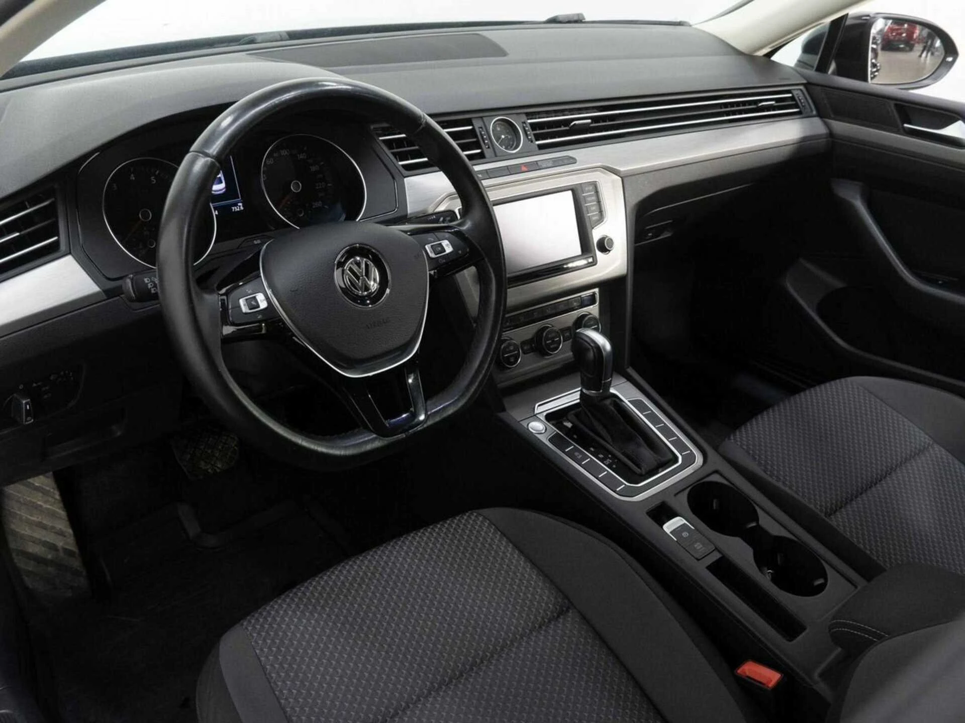 VOLKSWAGEN PASSAT, Черный, 2016, Робот, 150 л.с., цена от 1 052 800 руб.