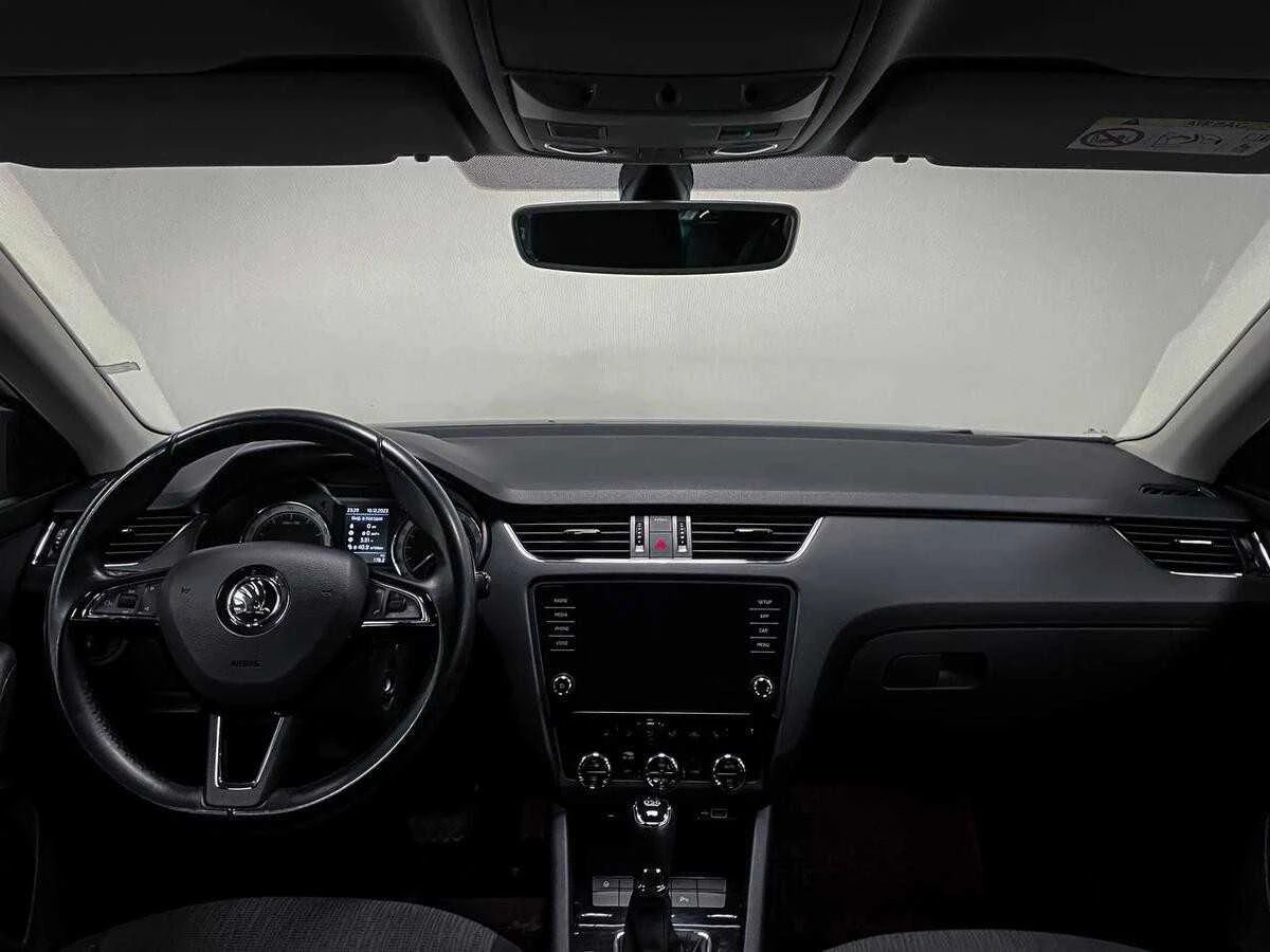 SKODA OCTAVIA, Белый, 2018, Робот, 150 л.с., цена от 1 012 800 руб.