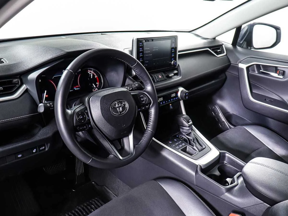 TOYOTA RAV4, Белый, 2022, Автоматическая, 199 л.с., цена от 2 944 000 руб.