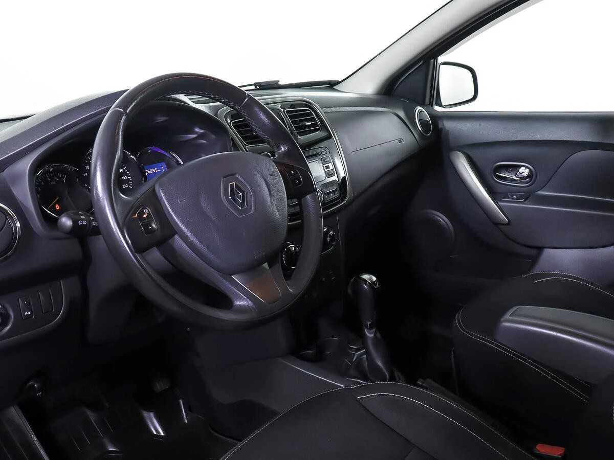 RENAULT LOGAN, Серебряный, 2015, Автоматическая, 102 л.с., цена от 533 600 руб.