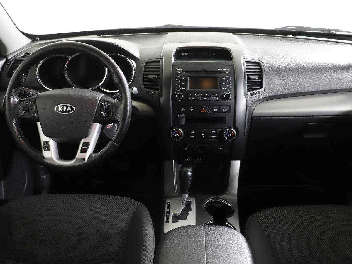 KIA Sorento, Серебряный, 2012, Автоматическая, 175 л.с., цена от 960 000 руб.