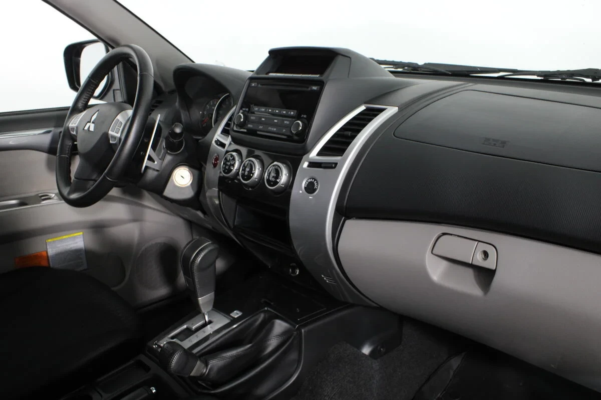Mitsubishi Pajero Sport, Белый, 2014, Автоматическая, 178 л.с., цена от 1 469 000 руб.