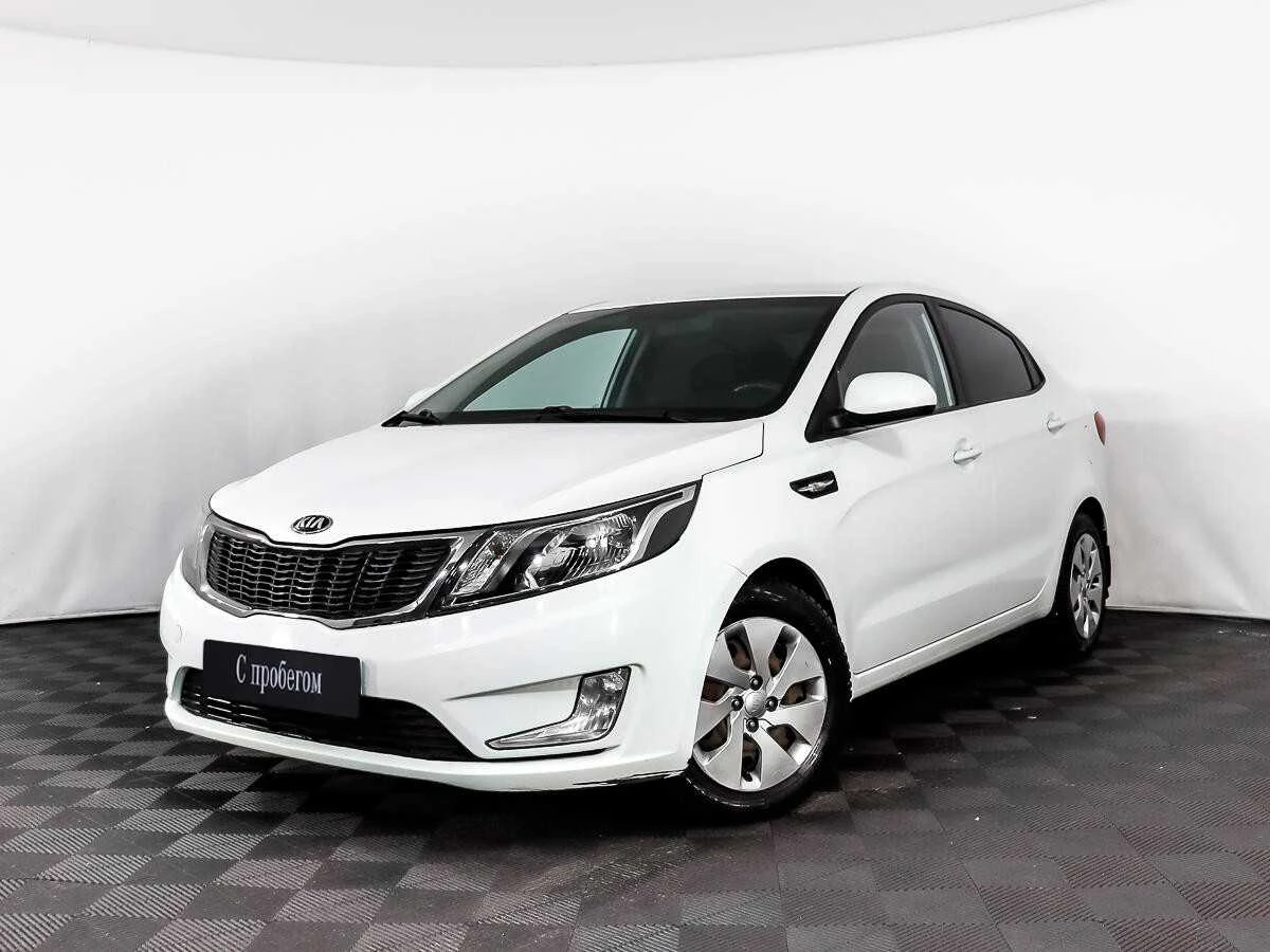 KIA RIO, Белый, 2014, Механическая, 107 л.с., цена от 560 000 руб.