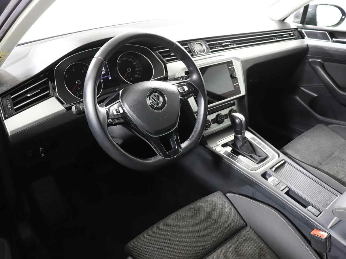 Volkswagen Passat, Серый, 2018, Робот, 150 л.с., цена от 1 305 000 руб.