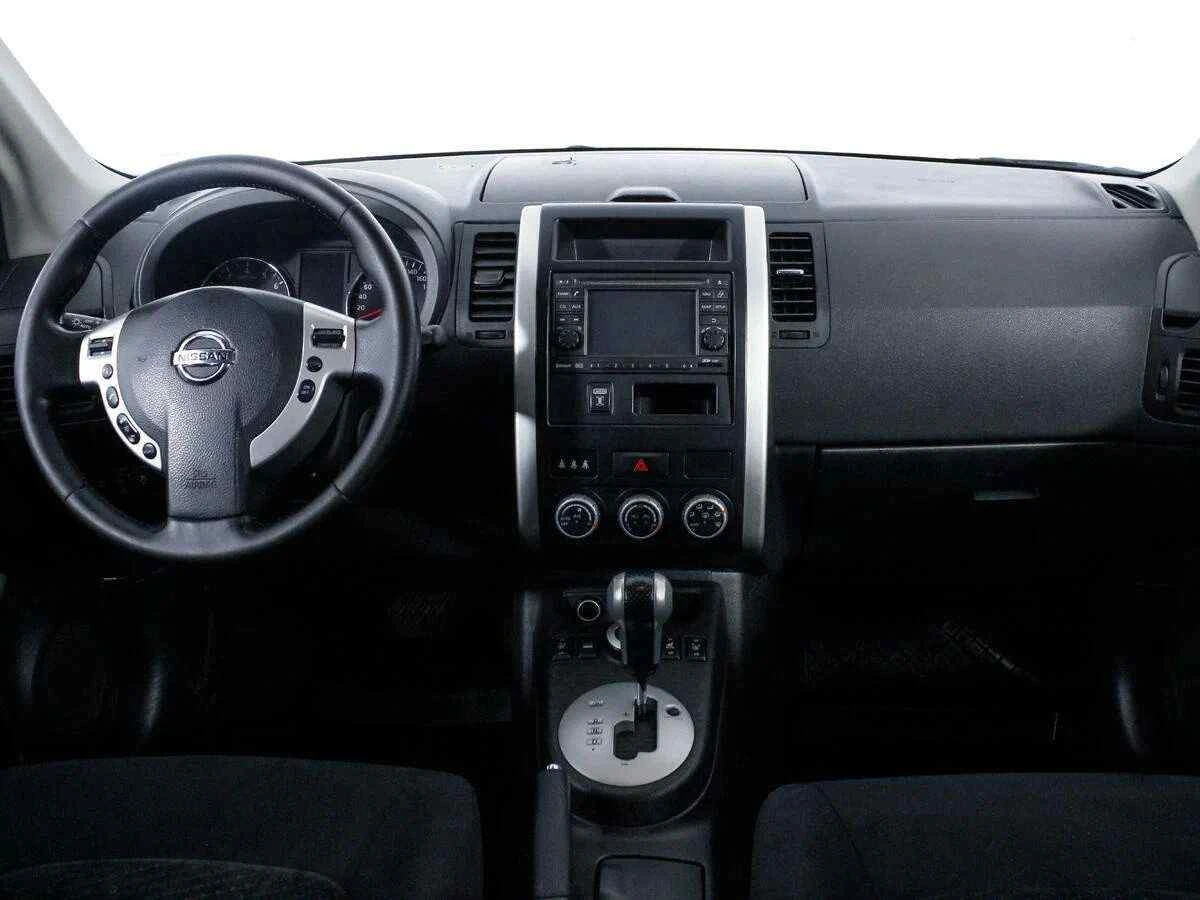 Nissan X-Trail, Белый, 2014, Вариатор, 169 л.с., цена от 700 000 руб.