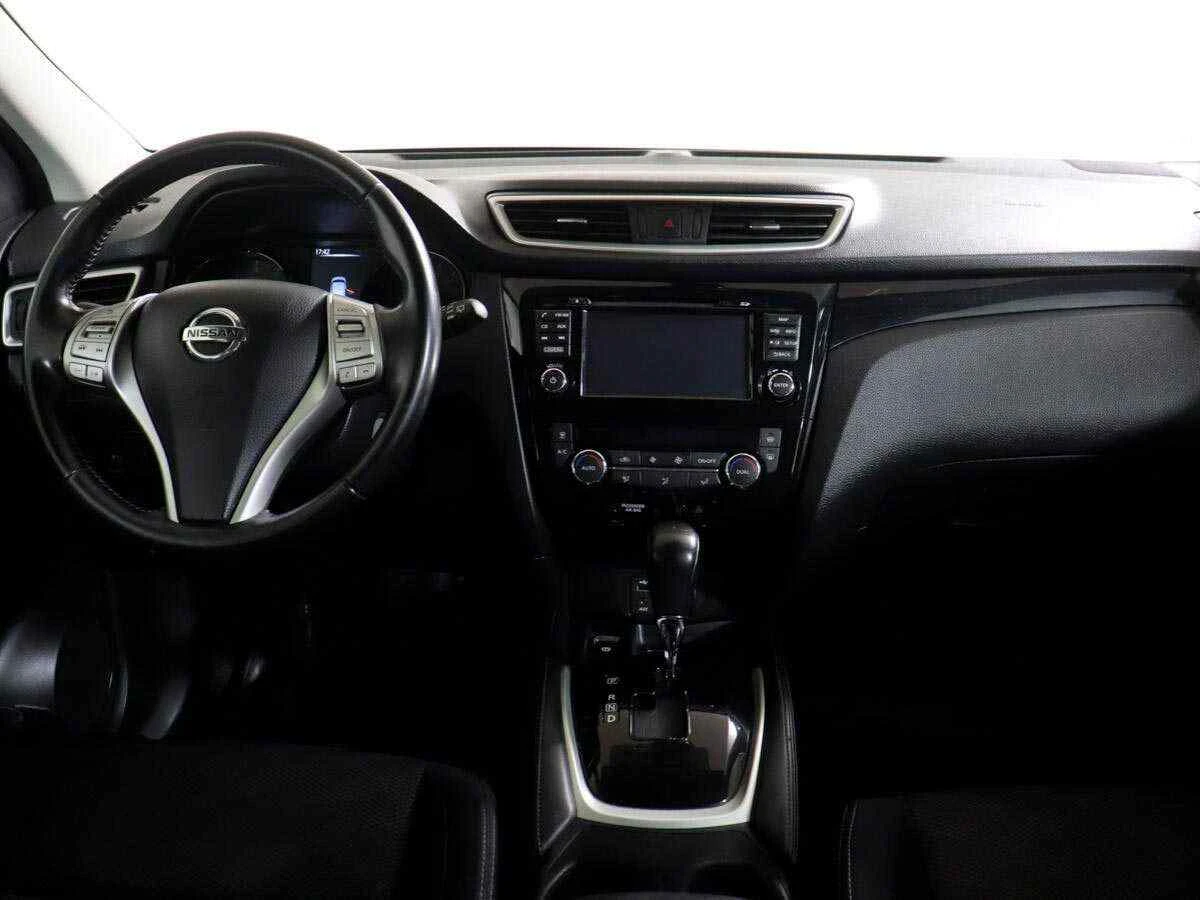 Nissan Qashqai, Красный, 2016, Вариатор, 144 л.с., цена от 945 000 руб.