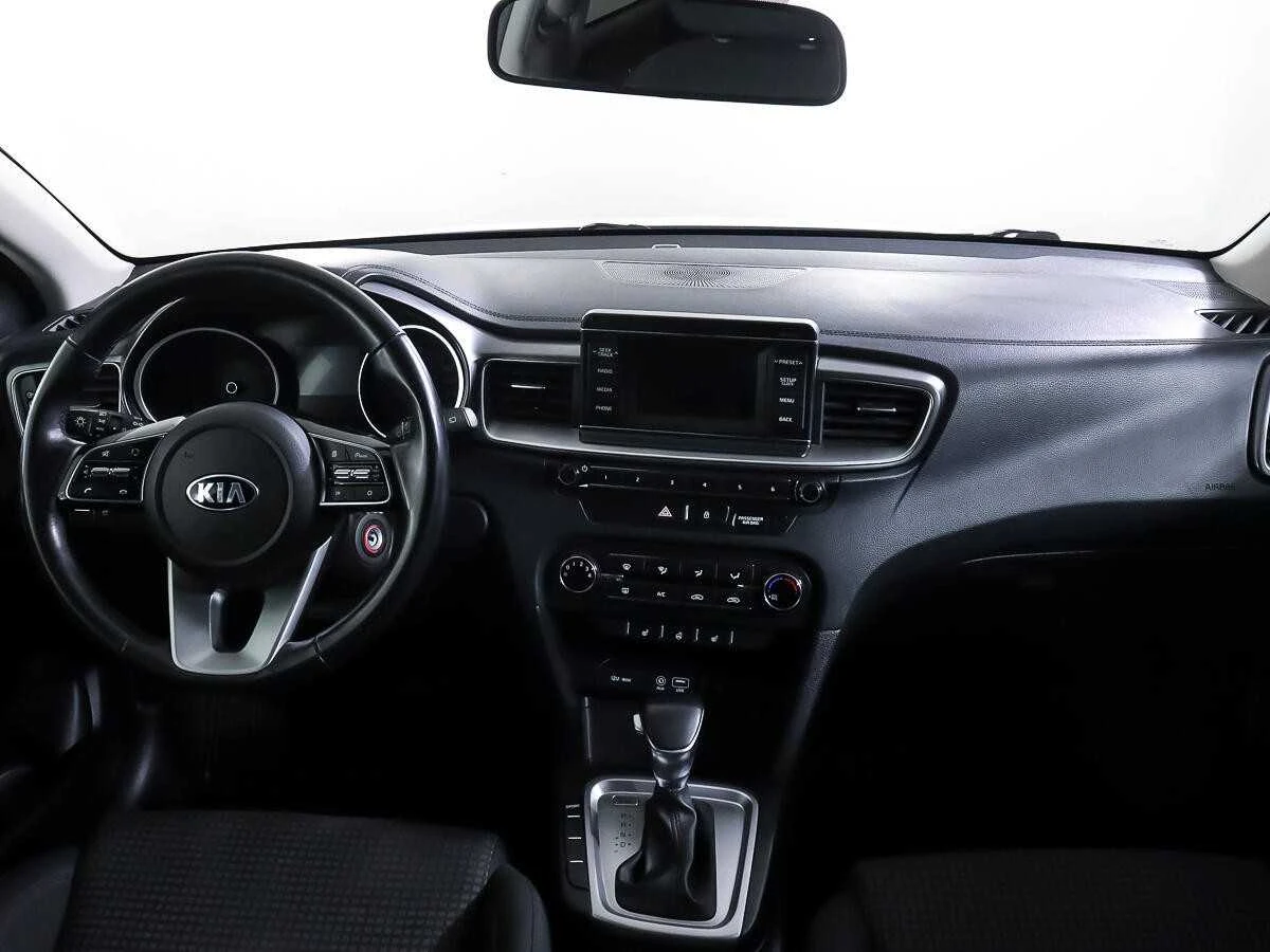 KIA CEED, Белый, 2018, Автоматическая, 128 л.с., цена от 928 000 руб.