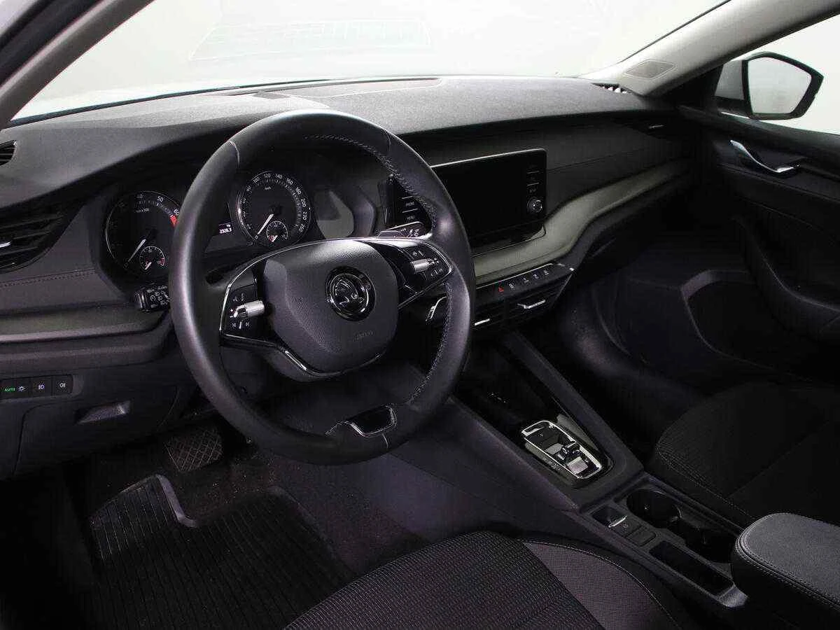 Skoda Octavia, Белый, 2020, Автоматическая, 150 л.с., цена от 1 300 000 руб.