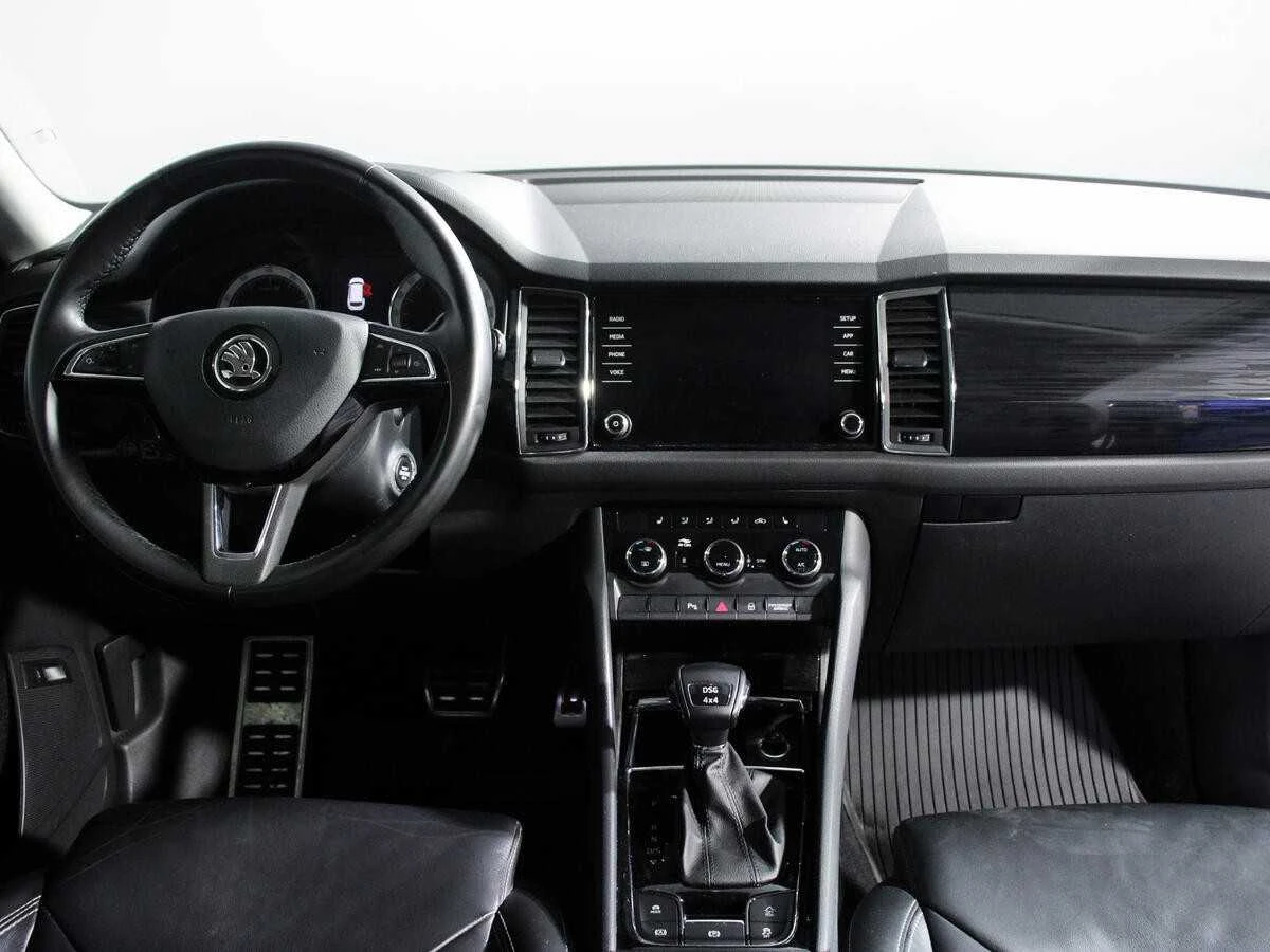 SKODA KODIAQ, Синий, 2018, Робот, 150 л.с., цена от 1 670 400 руб.