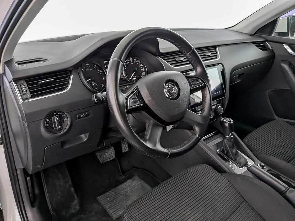 SKODA OCTAVIA, Белый, 2019, Автоматическая, 110 л.с., цена от 1 112 000 руб.