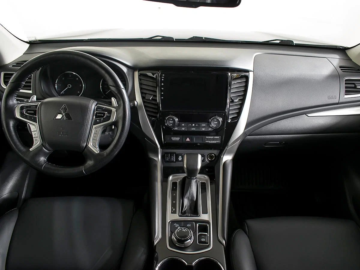 Mitsubishi Pajero Sport, Черный, 2018, Автоматическая, 181 л.с., цена от 2 545 000 руб.