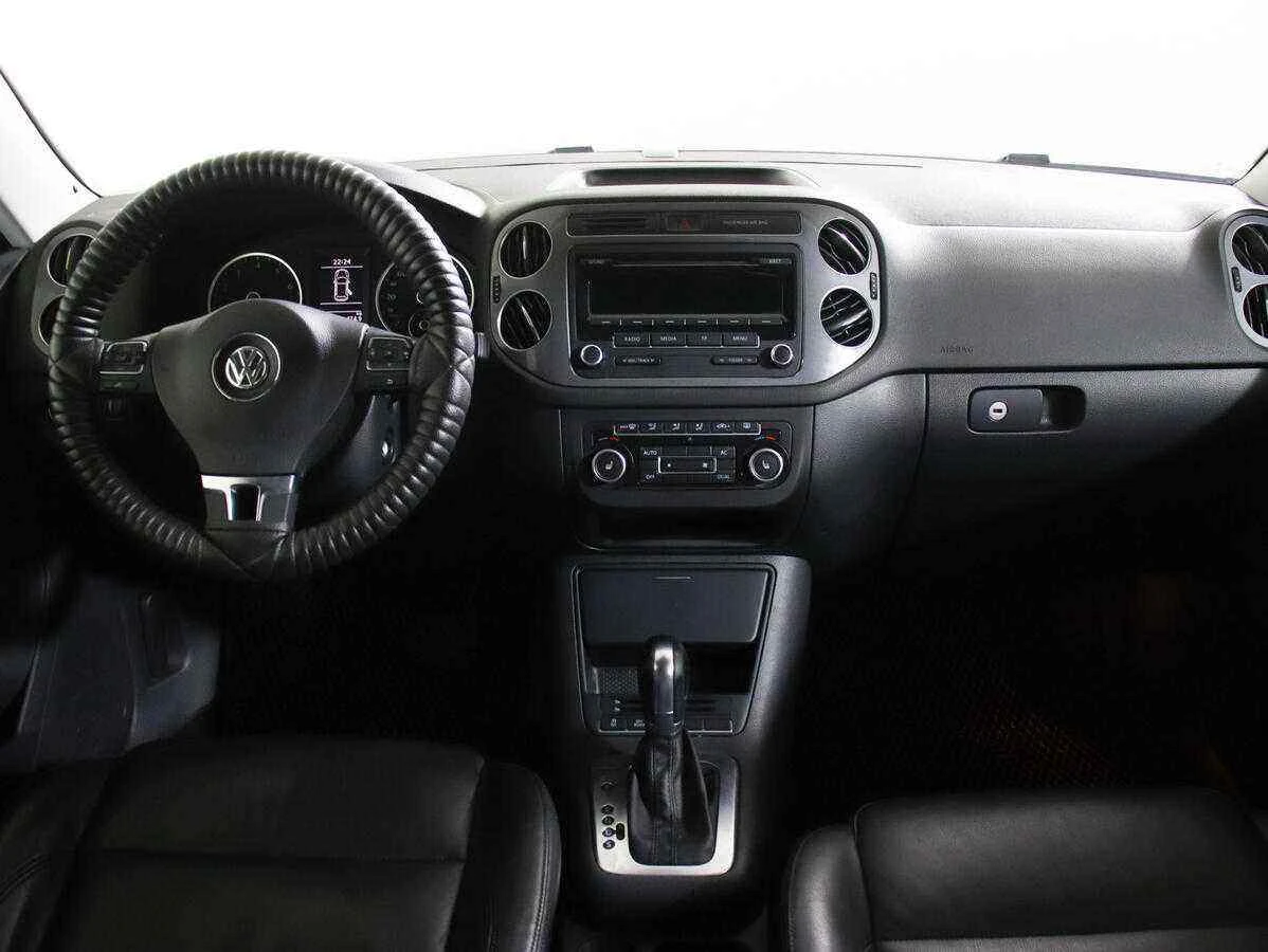 Volkswagen Tiguan, Черный, 2012, Робот, 150 л.с., цена от 535 000 руб.