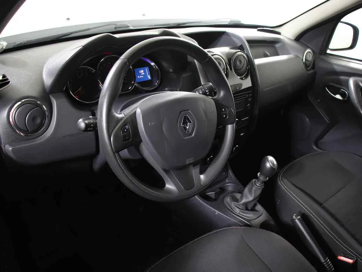 Renault Duster, Серебряный, 2016, Механическая, 114 л.с., цена от 910 000 руб.
