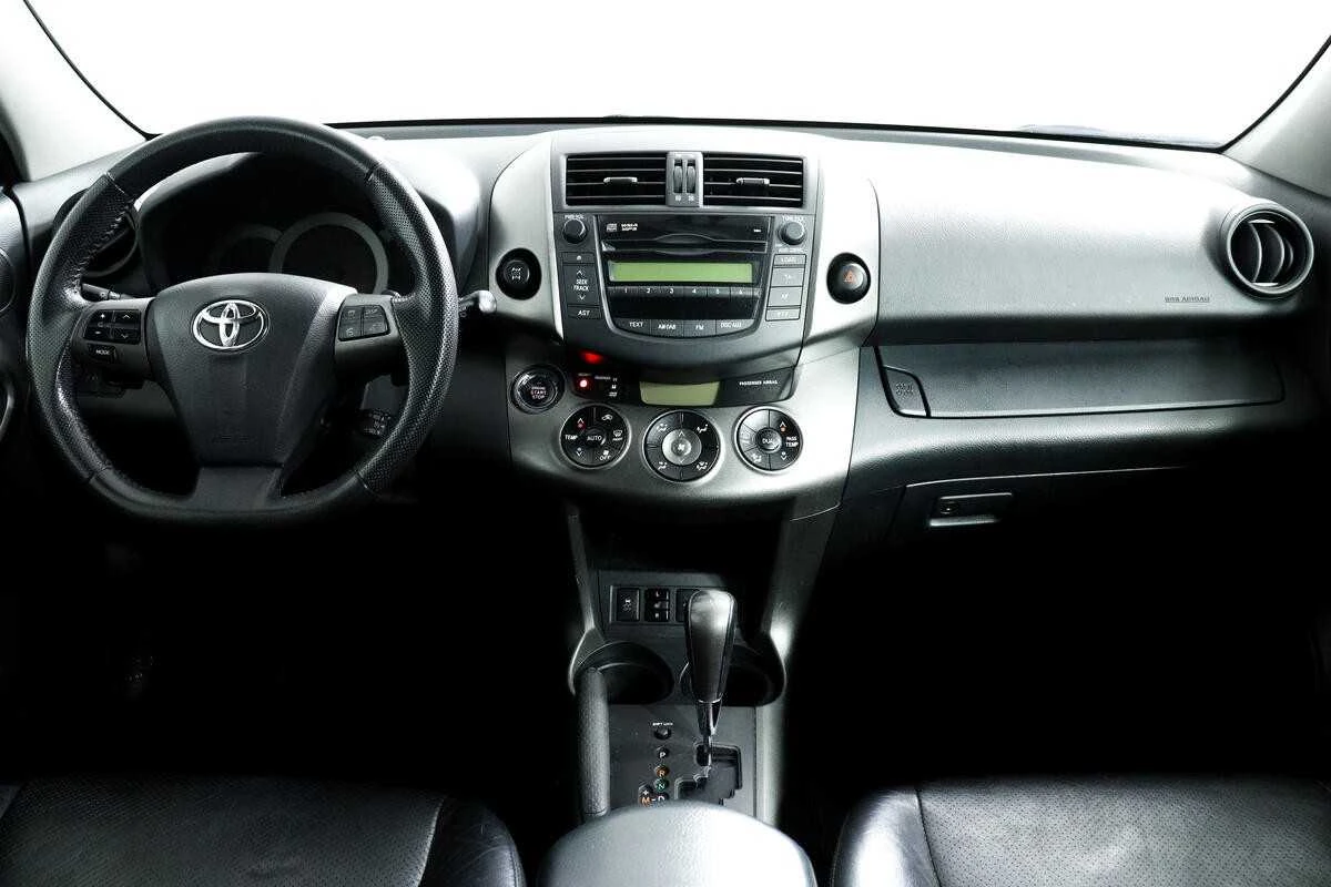 TOYOTA RAV4, Красный, 2011, Вариатор, 148 л.с., цена от 928 000 руб.
