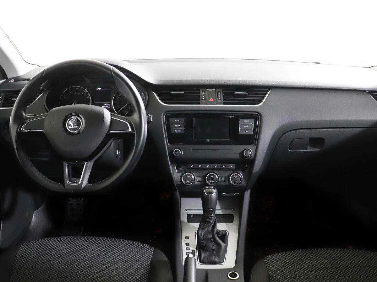 Skoda Octavia, Черный, 2015, Робот, 150 л.с., цена от 822 000 руб.