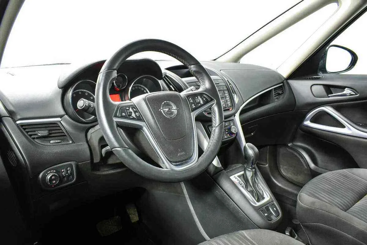 Opel Zafira, Серебряный, 2013, Автоматическая, 140 л.с., цена от 760 400 руб.