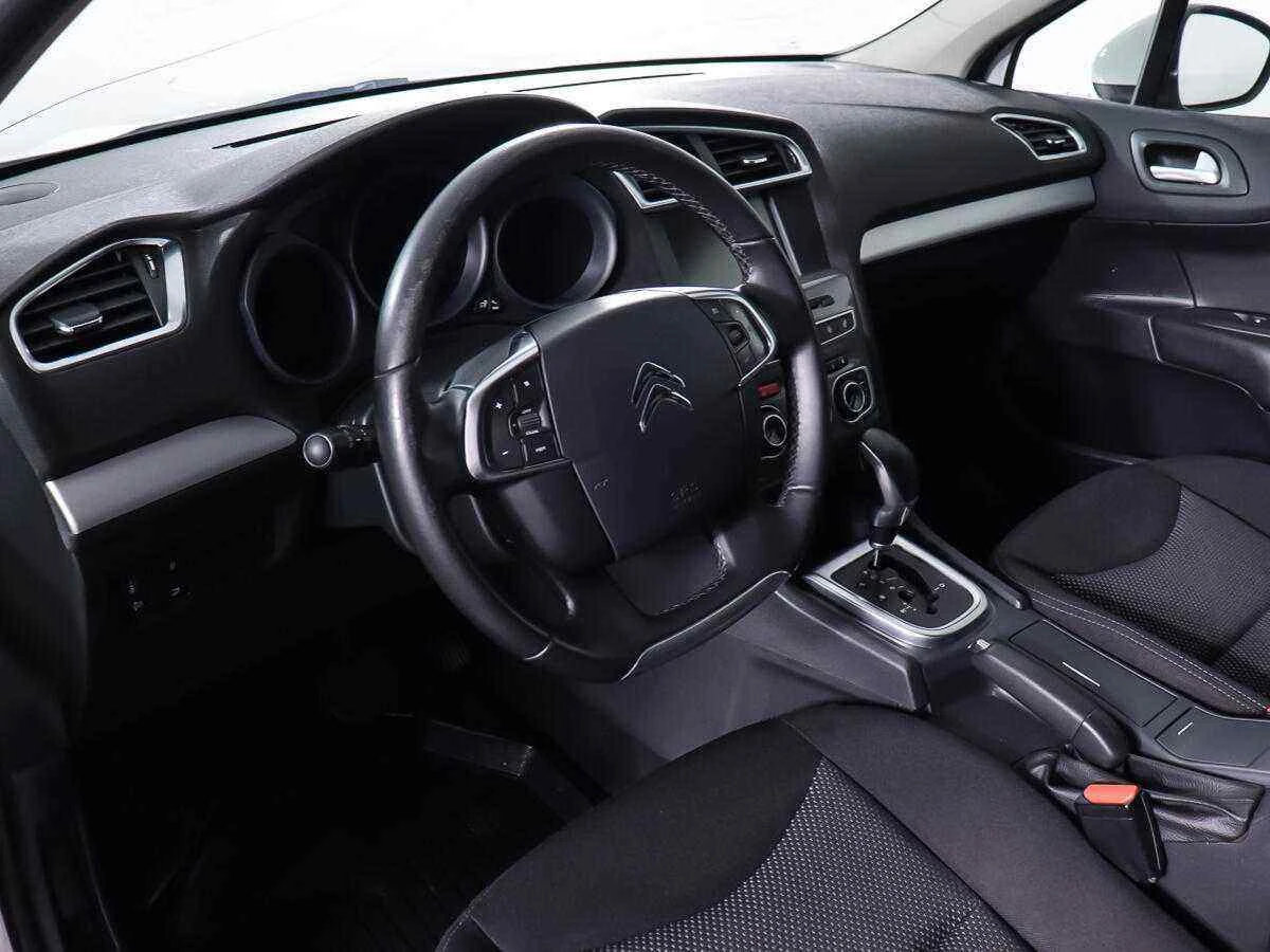 Citroen C4, Белый, 2016, Автоматическая, 120 л.с., цена от 775 000 руб.