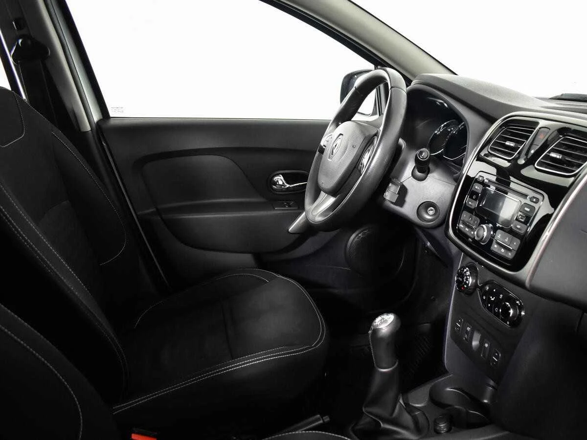 RENAULT SANDERO, Белый, 2014, Механическая, 102 л.с., цена от 531 200 руб.