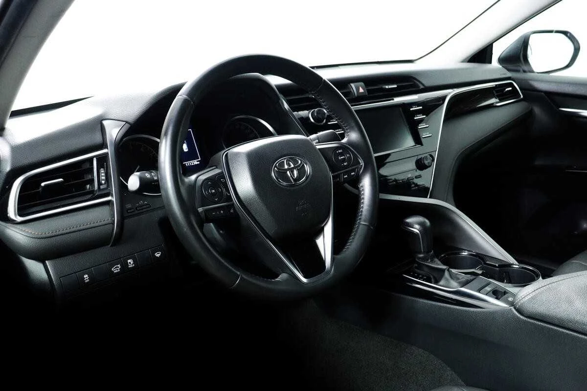 TOYOTA CAMRY, Белый, 2019, Автоматическая, 181 л.с., цена от 1 872 000 руб.
