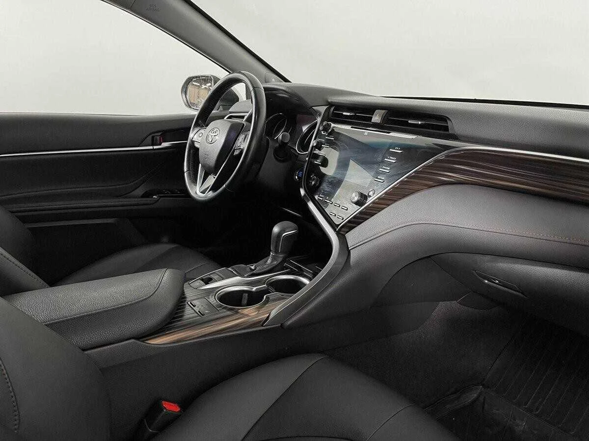 TOYOTA CAMRY, Белый, 2019, Автоматическая, 181 л.с., цена от 1 912 000 руб.