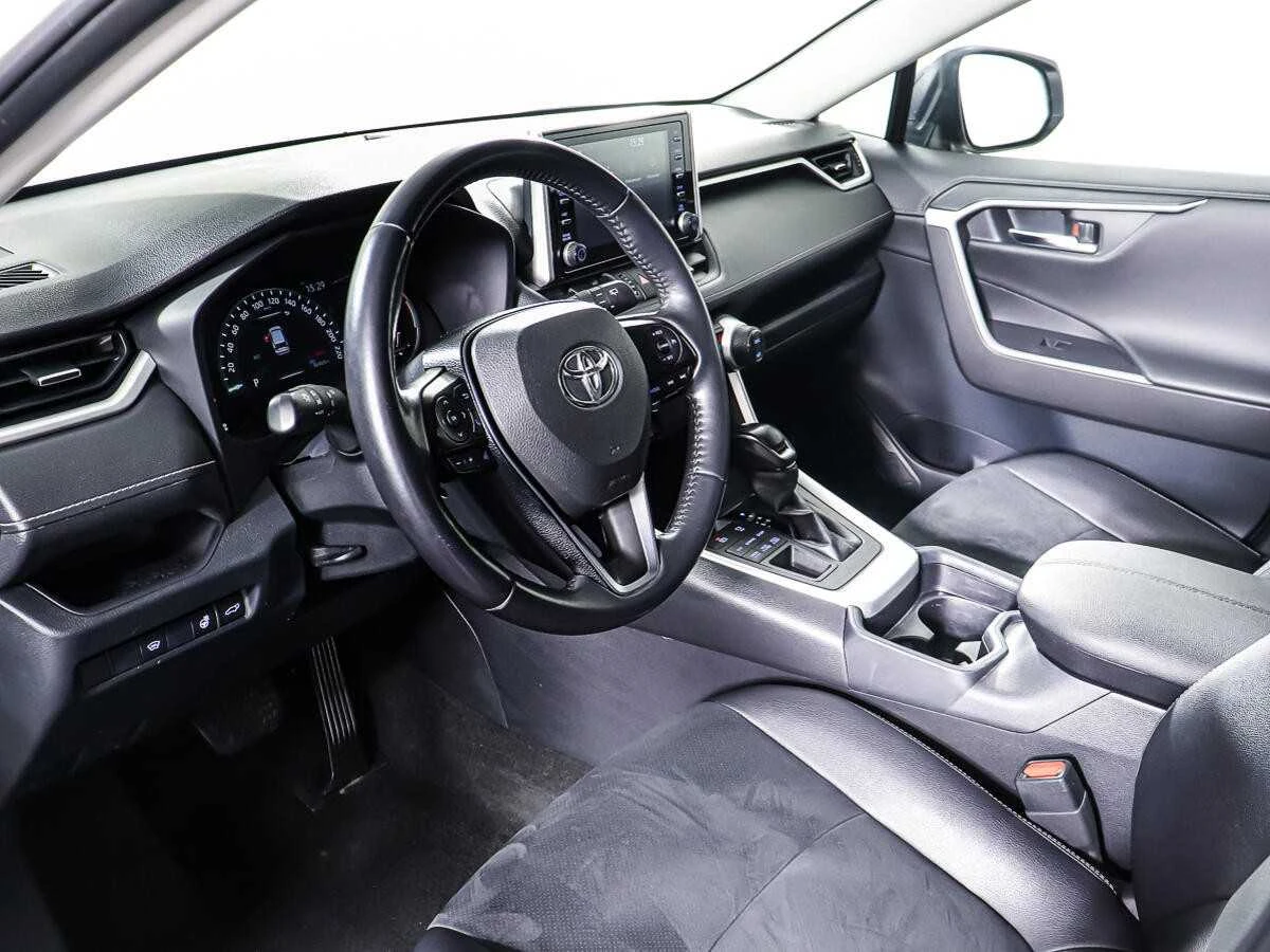 TOYOTA RAV4, Белый, 2021, Автоматическая, 199 л.с., цена от 2 688 000 руб.